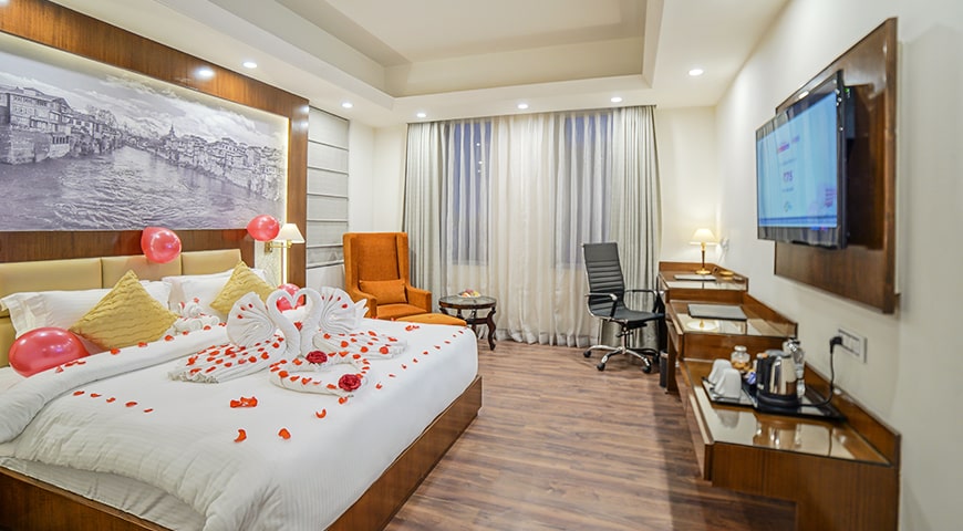 Book Hotels in Srinagar