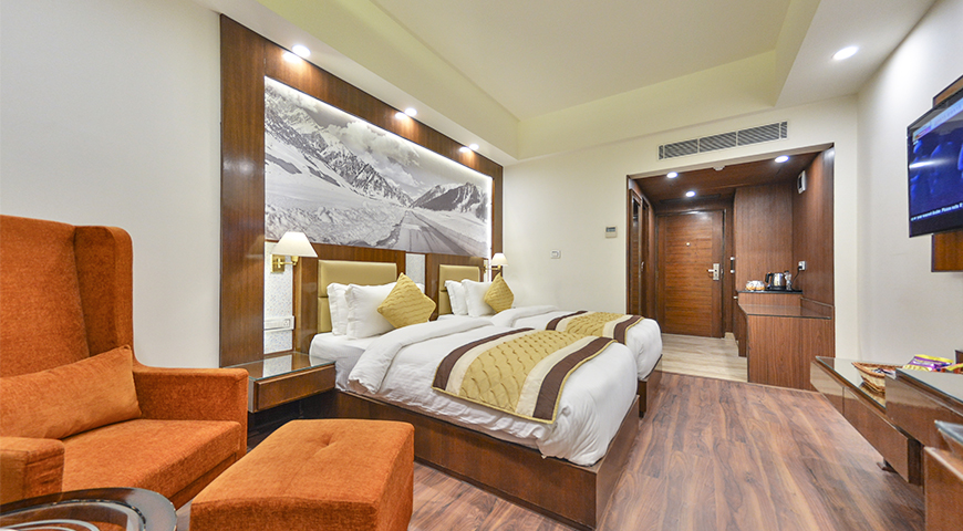 Best 4 Star Luxury Hotel in Srinagar