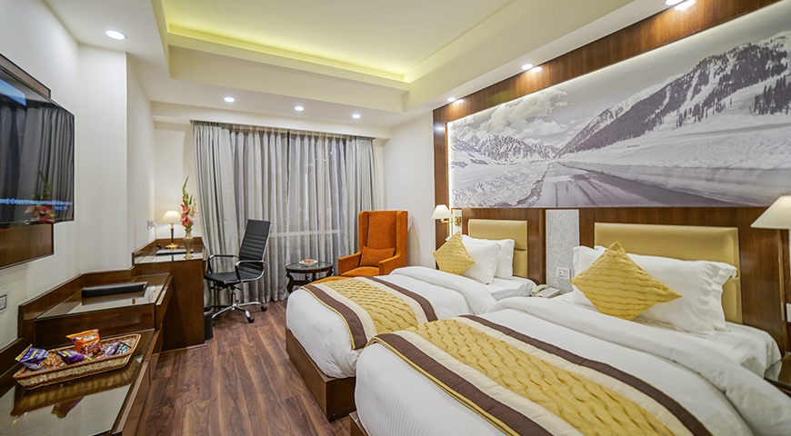 Best 4 Star Luxury Hotel in Srinagar