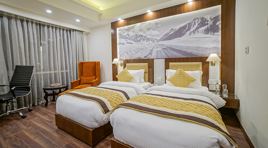 Best 4 Star Luxury Hotel in Srinagar