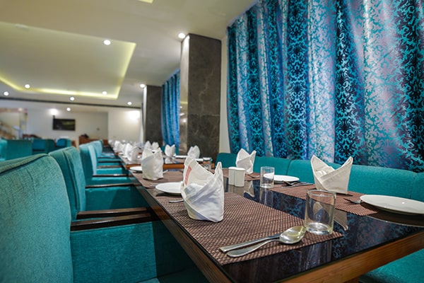 Best Hotels & Restaurants in Srinagar